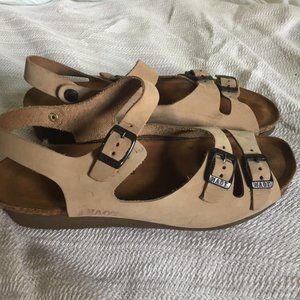 Naot Beige Leather Wedge Sandals NWOT